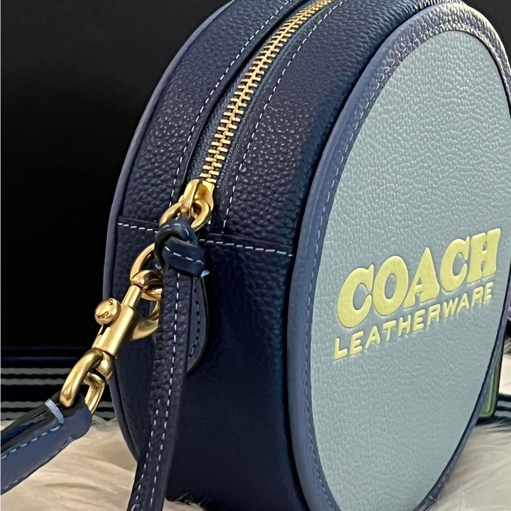 CA098 - Coach Kia Circle Bag in Colorblock - Picture 3 of 10
